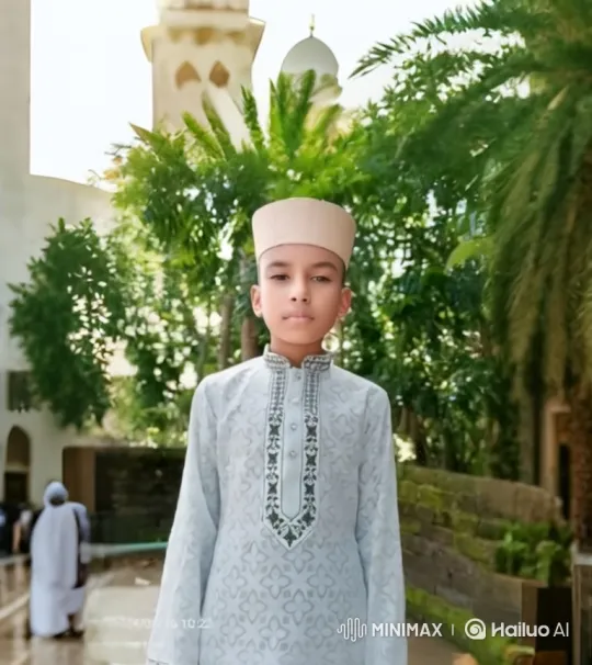Young Man in Tunic Boards and Drives Away in Rolls-Royce – AI Generated Video | Hailuo AI