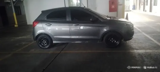 Car's Air Suspension Transforms Its Ride Height – AI Generated Video | Hailuo AI