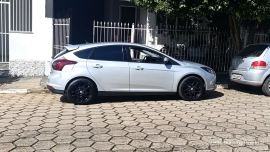 Silver Hatchback Lowering on Hexagonal Stone Street – AI Generated Video | Hailuo AI