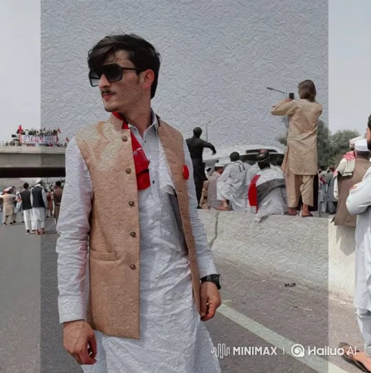 From Public Turmoil to Peaceful Romance in Golden Park – AI Generated Video | Hailuo AI