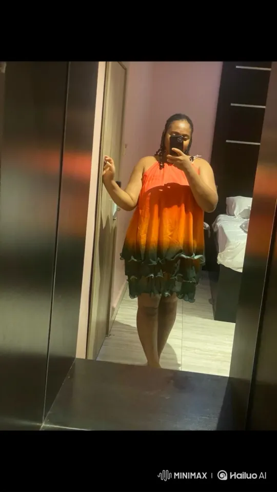 Woman's Glamorous Transition from Selfie to Rolls-Royce Drive – AI Generated Video | Hailuo AI
