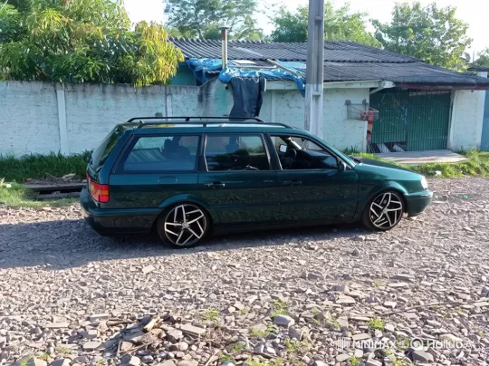 Custom Station Wagon Lowers Its Suspension – AI Generated Video | Hailuo AI