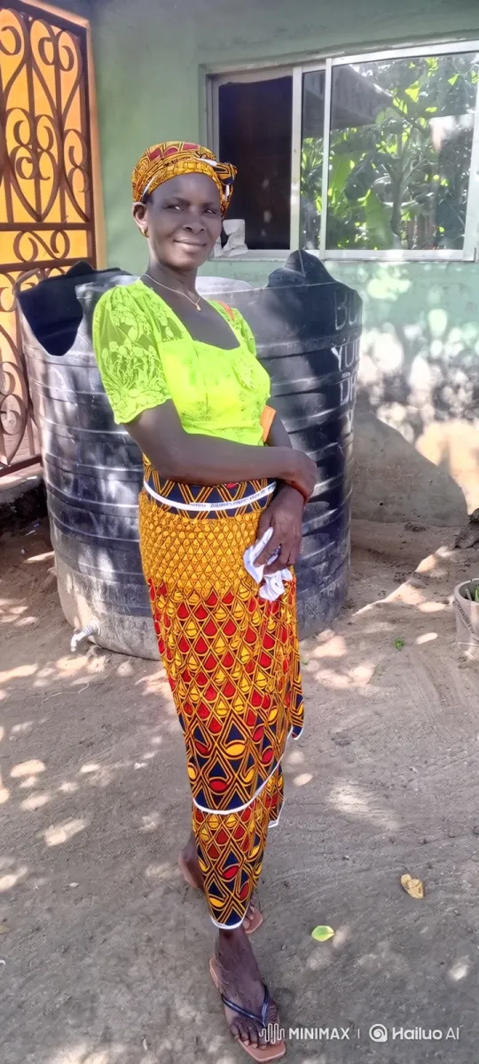 Woman Prepares for Luxury Flight in Vibrant Outfit – AI Generated Video | Hailuo AI
