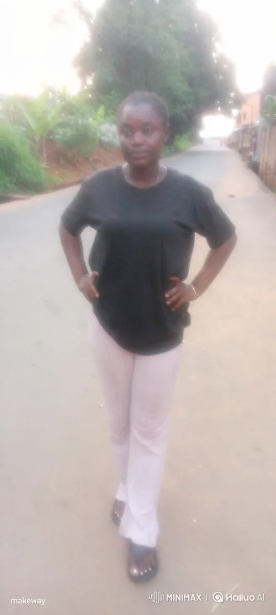 Woman Boards Presidential Helicopter on Paved Road – AI Generated Video | Hailuo AI