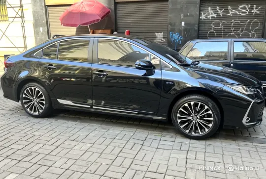 Sleek Sedan Transforms with Advanced Air Suspension – AI Generated Video | Hailuo AI