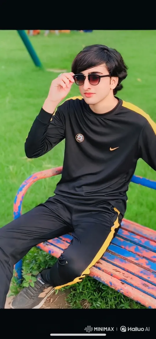 Young Couple's Intimate Moment in Golden Hour Park – AI Generated Video | Hailuo AI