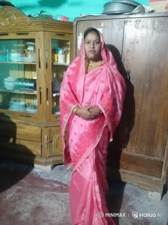 Portrait of a Woman in Vibrant Pink – AI Generated Video | Hailuo AI