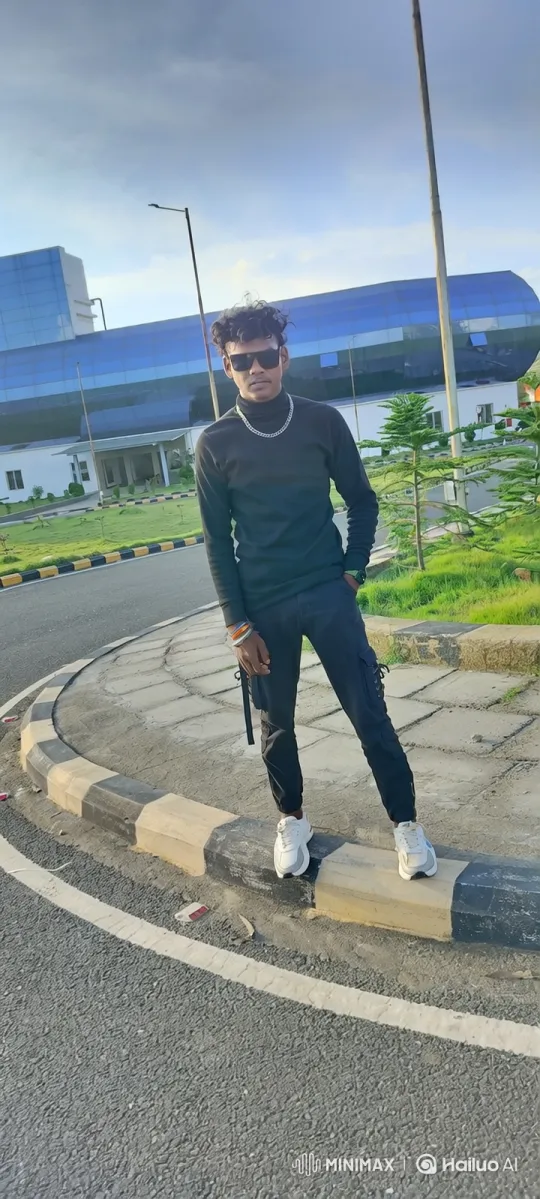 Young Man in Black Turtleneck Enters Rolls-Royce – AI Generated Video | Hailuo AI