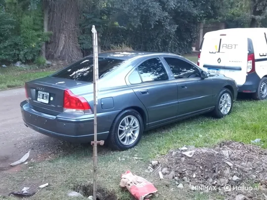Sedan Lowering Its Suspension on Grass – AI Generated Video | Hailuo AI