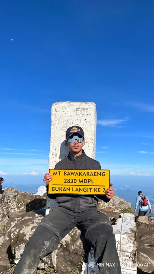 Ascend to the Summit: Panoramic Journey from Mountain Peak to Earth in Space – AI Generated Video | Hailuo AI