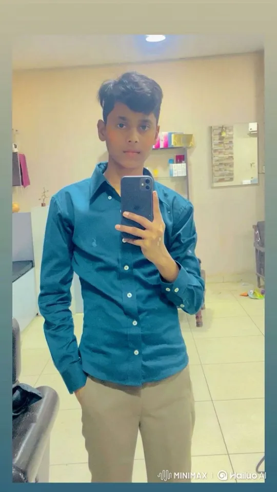 Young Man Takes Mirror Selfie, Gets Into Car and Drives Away – AI Generated Video | Hailuo AI