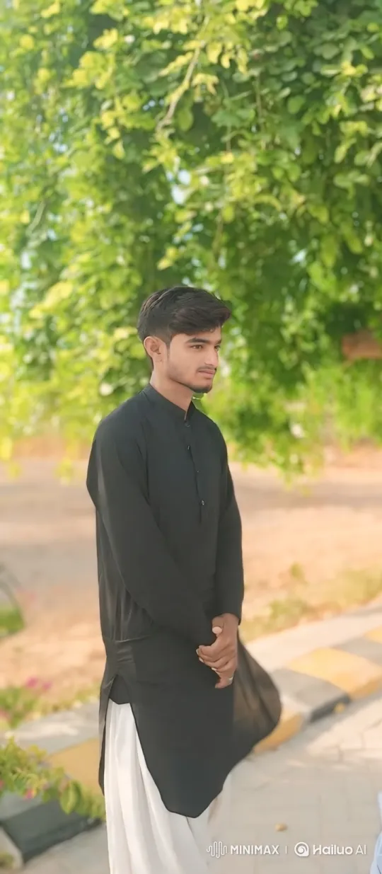 Young Couple Shares Intimate Moment in Golden Hour Park – AI Generated Video | Hailuo AI