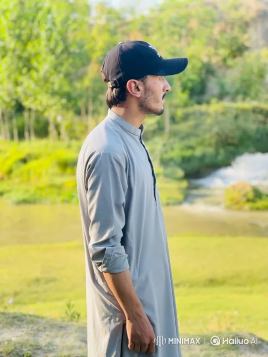 Young Couple's Serene Encounter in Golden Hour Park – AI Generated Video | Hailuo AI