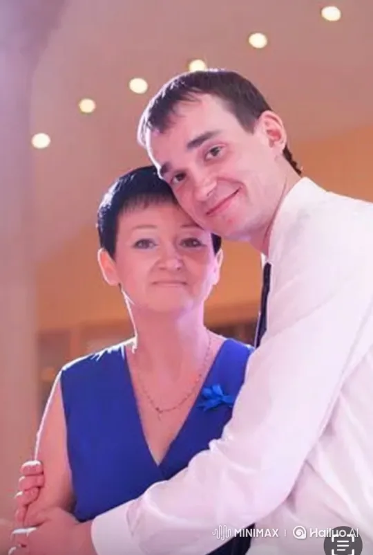 Intimate Embrace: Couple Shares Tender Dance Moment – AI Generated Video | Hailuo AI