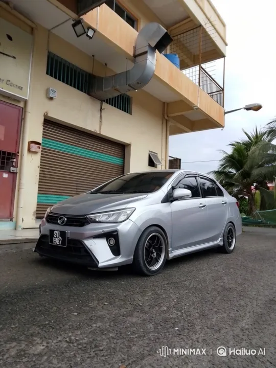 Silver Sedan Showcase with Building Background – AI Generated Video | Hailuo AI