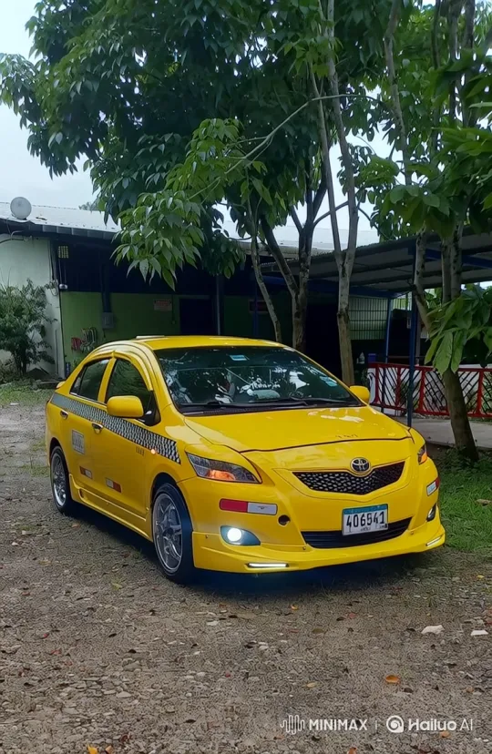 Yellow Taxi Showcases Customization and Air Suspension – AI Generated Video | Hailuo AI