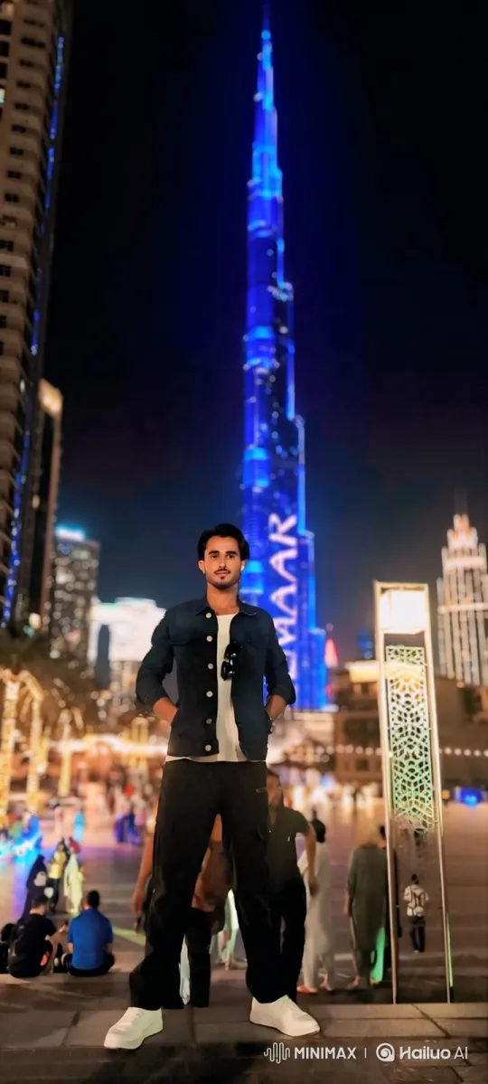 Golden Hour Park Encounter: A Quiet, Romantic Moment – AI Generated Video | Hailuo AI