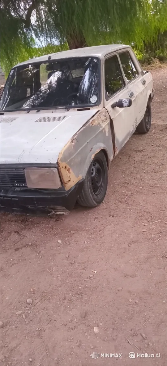 Old Sedan Demonstrates Pneumatic Suspension System – AI Generated Video | Hailuo AI