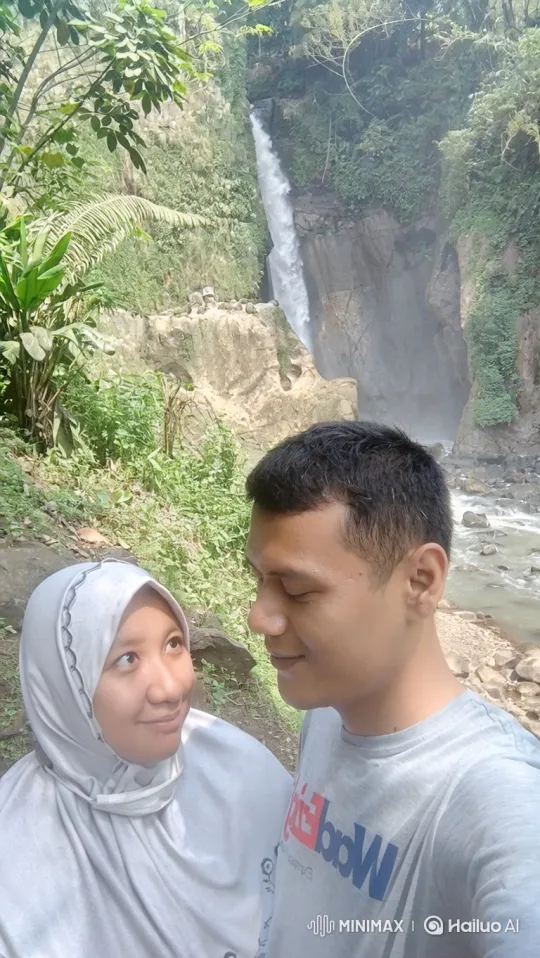 Intimate Moment Between Couple in Nature's Serenity – AI Generated Video | Hailuo AI