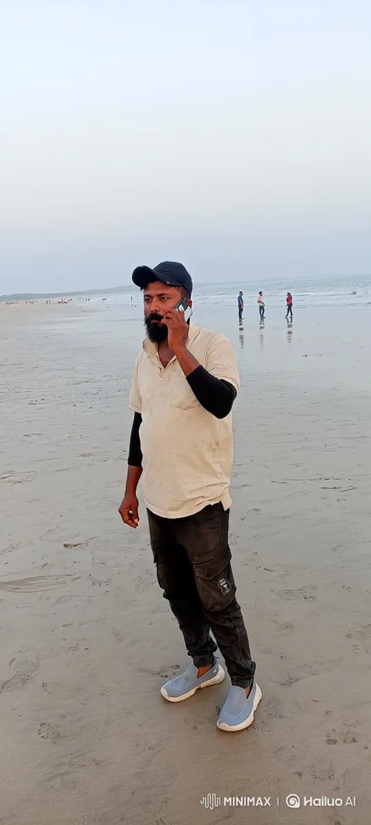Man Ends Call, Enters Rolls-Royce on Beach – AI Generated Video | Hailuo AI
