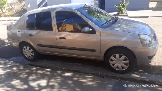 Silver Sedan's Dynamic Air Suspension Demo – AI Generated Video | Hailuo AI