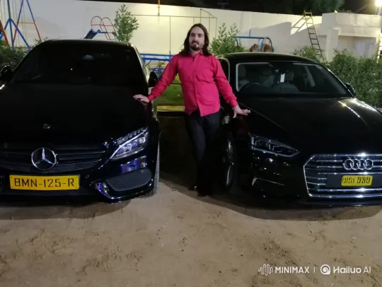 Man Enters Luxury SUV and Drives Away – AI Generated Video | Hailuo AI
