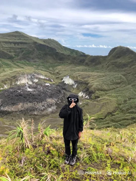 Panoramic Journey from Mountain Peak to Earth from Space – AI Generated Video | Hailuo AI