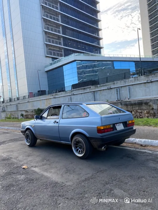Classic Car's Slow Lowering Transformation – AI Generated Video | Hailuo AI