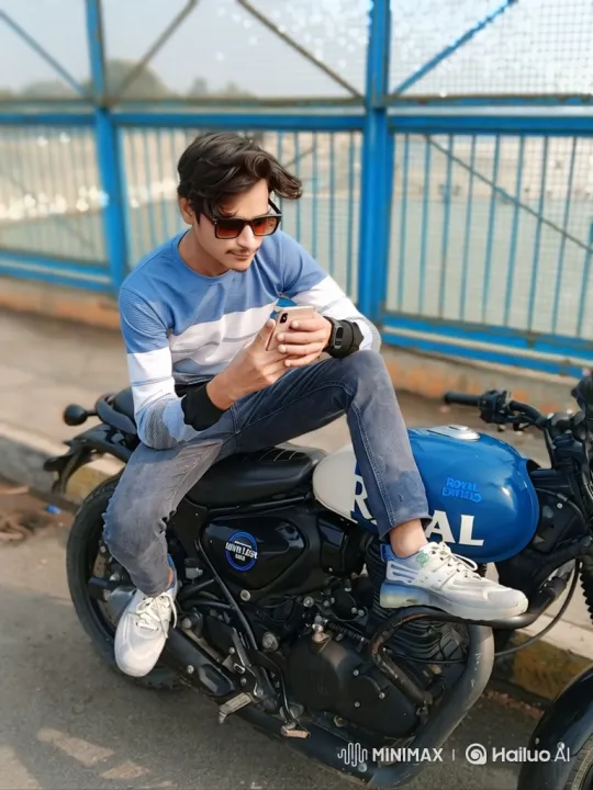 Stylish Man on Motorcycle Reflecting with Smartphone – AI Generated Video | Hailuo AI