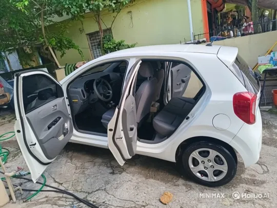 Car Transforms with Hydraulic Lowering System – AI Generated Video | Hailuo AI