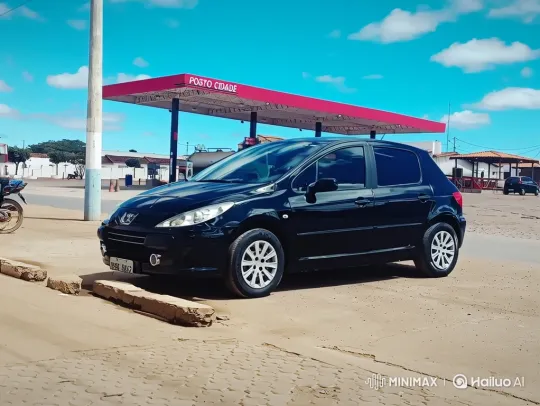 Car Simulates Air Suspension Lowering on Sandy Lot – AI Generated Video | Hailuo AI