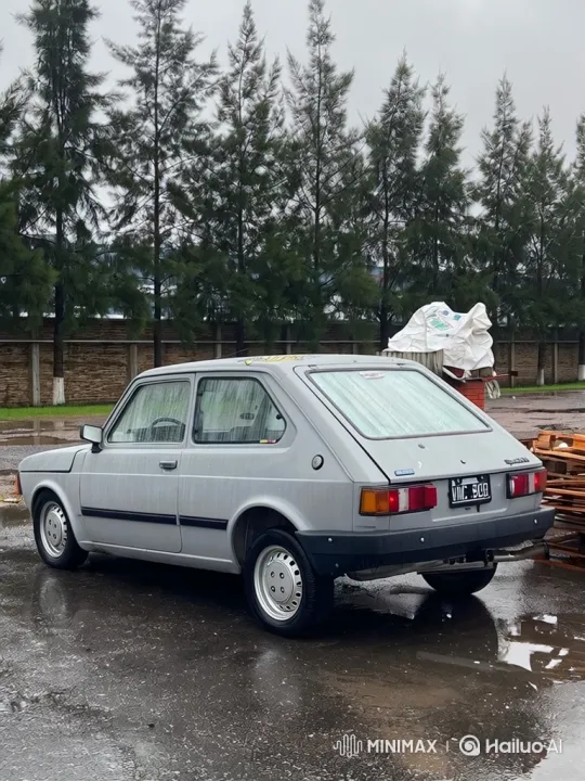 Vintage Car Simulates Air Suspension Deflation – AI Generated Video | Hailuo AI