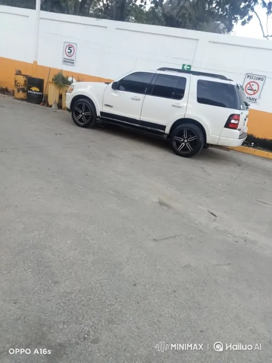 SUV Drives Down Slope with Tracking Camera Shot – AI Generated Video | Hailuo AI