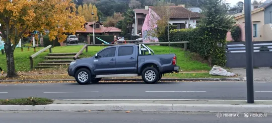 Pickup Truck Lowering in Suburban Neighborhood – AI Generated Video | Hailuo AI