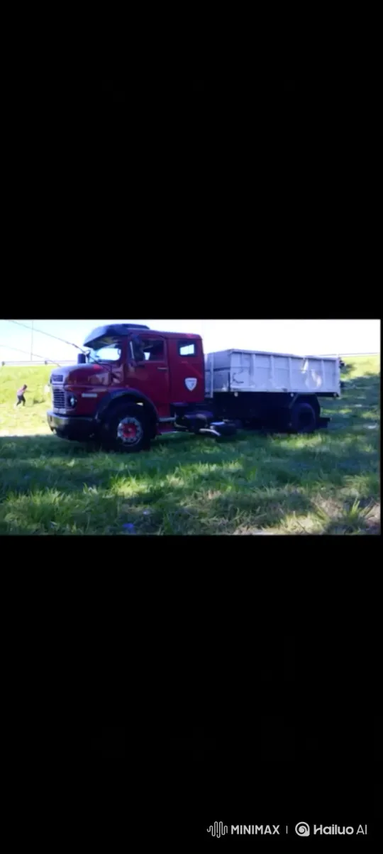 Vintage Red Truck with Lowering Dump Bed – AI Generated Video | Hailuo AI