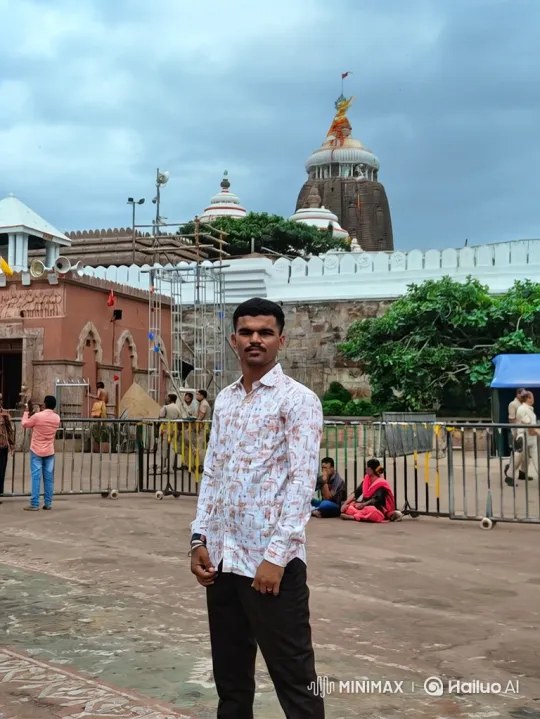 PM Modi Meets Young Man at Historic Temple – AI Generated Video | Hailuo AI