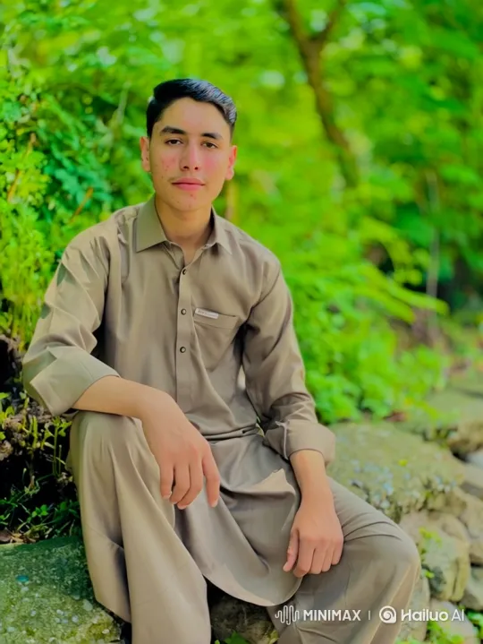 Young Couple Shares Intimate Moment in Golden Hour Park – AI Generated Video | Hailuo AI