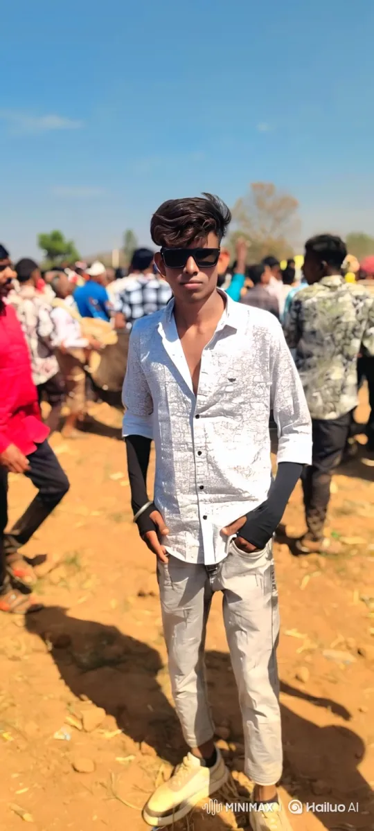 Indian Prime Minister Modi greets young man outdoors – AI Generated Video | Hailuo AI