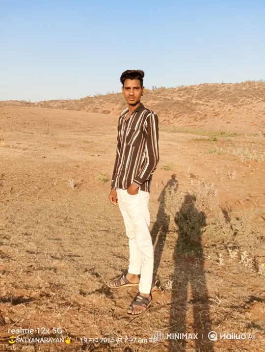 Young Man Meets Figure Resembling PM Modi in Desert Landscape – AI Generated Video | Hailuo AI