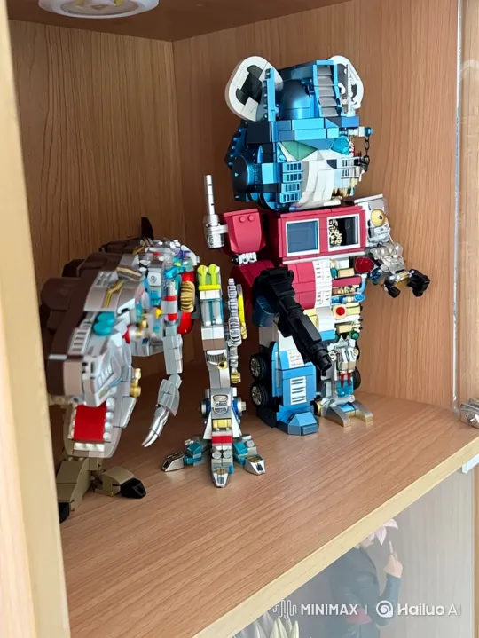 Robotic Figures Displayed on Shelf Come to Life – AI Generated Video | Hailuo AI