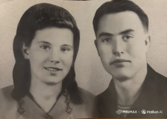 Vintage Couple's Portrait Comes Alive in Subtle Motion – AI Generated Video | Hailuo AI