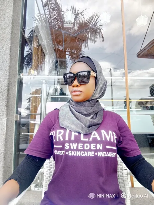 Confident Saleswoman Engages Customers in Bright Cosmetics Shop – AI Generated Video | Hailuo AI