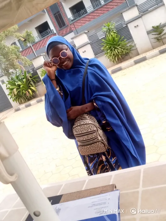 Young Woman Enters Luxury SUV on Bright Day – AI Generated Video | Hailuo AI