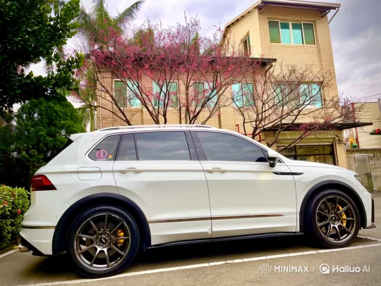 White SUV Transforms with Air Suspension Lowering – AI Generated Video | Hailuo AI