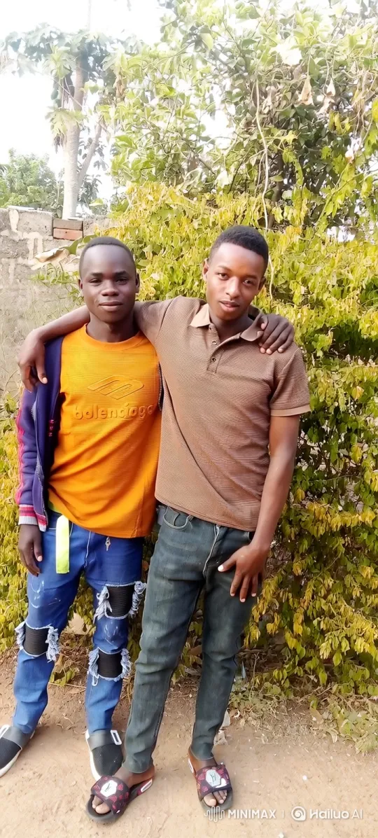 Young Men's Fight Erupts After Friendly Pose – AI Generated Video | Hailuo AI