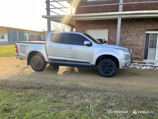 Silver Pickup Truck Lowering with Air Suspension – AI Generated Video | Hailuo AI