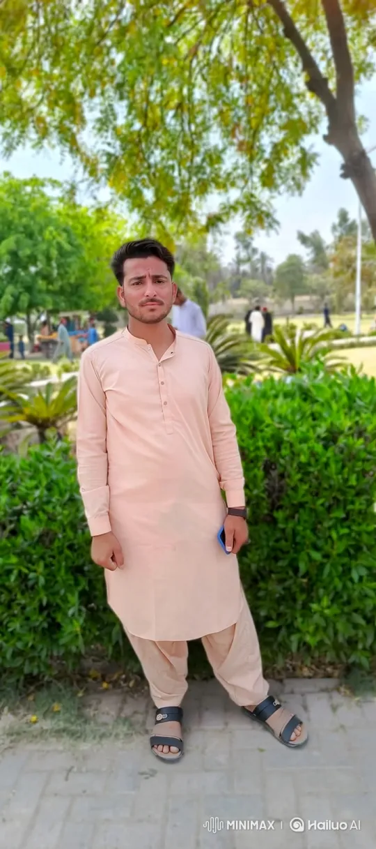 Young Couple's Serene Moment in a Golden-Hour Park – AI Generated Video | Hailuo AI