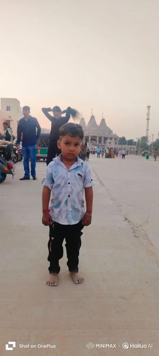 Man Gains Confidence, Meets Figure Resembling Modi – AI Generated Video | Hailuo AI