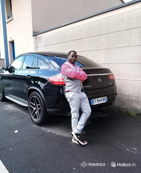 Man in Casual Attire Enters SUV with Security Guard – AI Generated Video | Hailuo AI