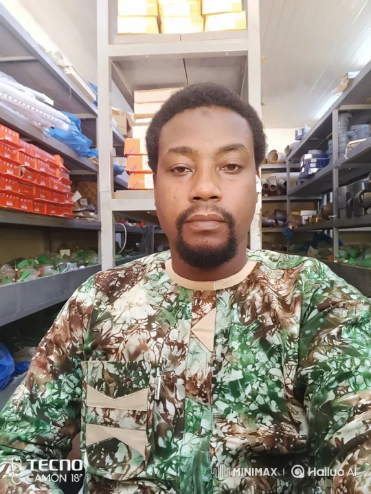Transformation of Man's Environment from Warehouse to Luxury Office – AI Generated Video | Hailuo AI